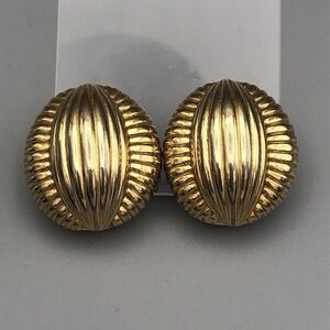 Vintage Alexis Kirk Earrings Chunky Goldtone Ribbed Dome Clip Ons Mob Wife 80s